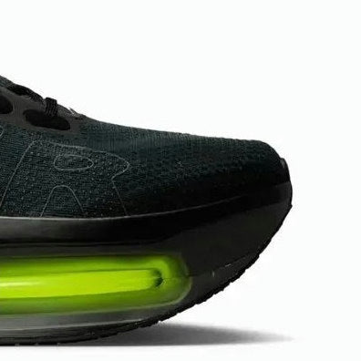 Vomero Premium Black Volt